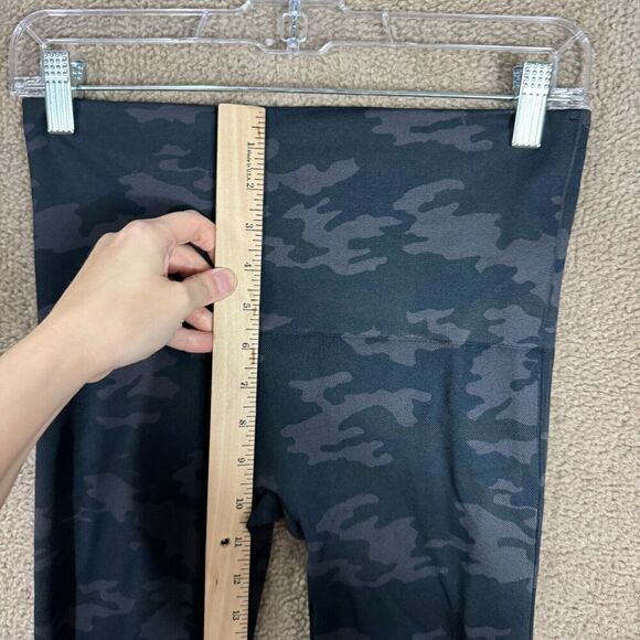 Spanx Look At Me Now Leggings Womens Large Black Camo Seamless High Rise Shaping - Picture 6 of 11